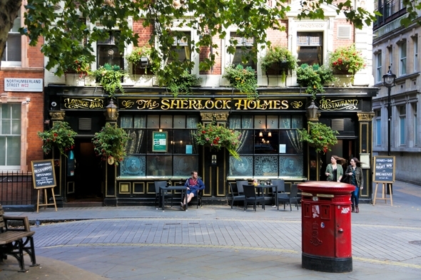 Sherlock Holmes Pub, London, England 