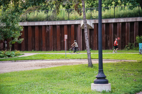 Urban Biking The Midtown Greenway - Bike Ride Midtown Greenway Minneapolis Minnesota Raleigh Bikes 02 500x333 